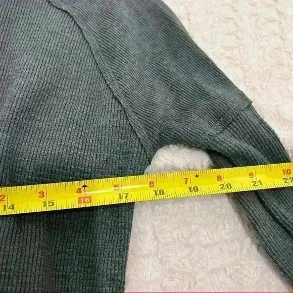 ARITZIA TNA Alter Thermal Knit Sweater Sz XS Gray Long Sleeve Pull Over Comfy - Picture 12 of 13